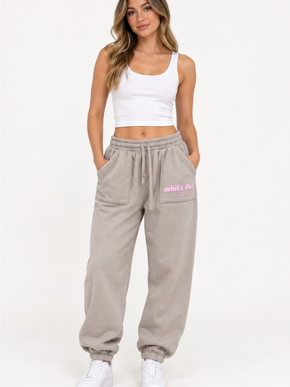 White Fox Era 8 Lounge Essentials Oversized Sweatpants Joggers S/M
Streetwear